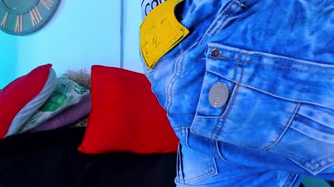 Snapshot of mike_0233 chatting on 12/15/24, 10:18 Mike 0233 online show from 12/15/24, 10:18