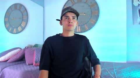 Snapshot of mike_0233 chatting on 12/17/24, 03:39 Mike 0233 online show from 12/17/24, 03:39