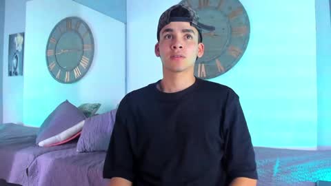 Snapshot of mike_0233 chatting on 12/17/24, 06:45 Mike 0233 online show from 12/17/24, 06:45