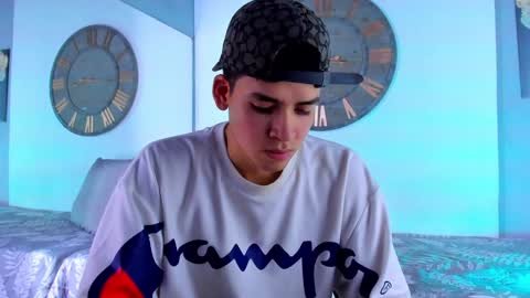 Snapshot of mike_0233 chatting on 12/20/24, 03:58 Mike 0233 online show from 12/20/24, 03:58