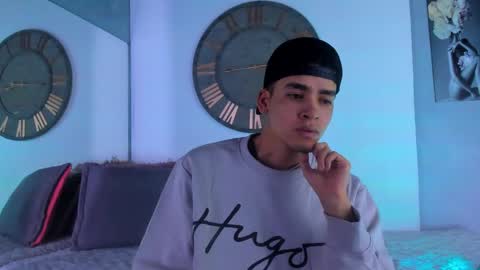 Snapshot of mike_0233 chatting on 12/29/24, 03:11 Mike 0233 online show from 12/29/24, 03:11