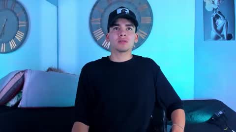 Snapshot of mike_0233 chatting on 01/05/25, 04:47 Mike 0233 online show from 01/05/25, 04:47