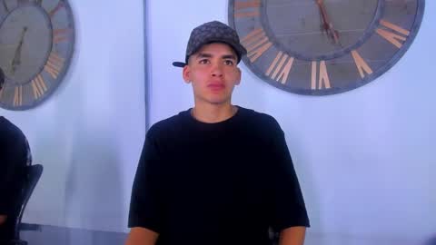 Snapshot of mike_0233 chatting on 01/11/25, 08:22 Mike 0233 online show from 01/11/25, 08:22