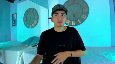 Snapshot of mike_0233 chatting on 01/19/25, 04:33 Mike 0233 online show from 01/19/25, 04:33