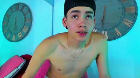 Snapshot of mike_0233 chatting on 01/21/25, 07:37 Mike 0233 online show from 01/21/25, 07:37