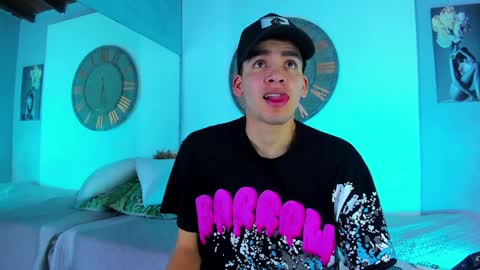 Snapshot of mike_0233 chatting on 01/23/25, 04:19 Mike 0233 online show from 01/23/25, 04:19