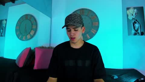 Snapshot of mike_0233 chatting on 01/24/25, 03:32 Mike 0233 online show from 01/24/25, 03:32