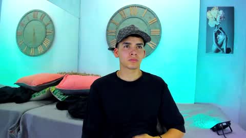 Snapshot of mike_0233 chatting on 01/28/25, 04:39 Mike 0233 online show from 01/28/25, 04:39