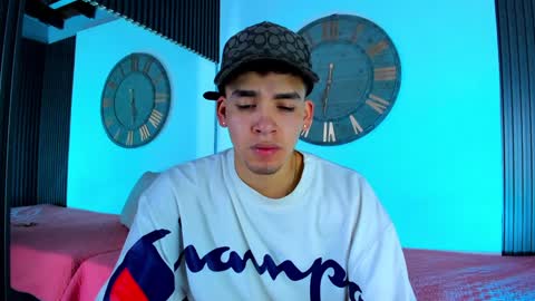 Snapshot of mike_0233 chatting on 02/02/25, 03:43 Mike 0233 online show from 02/02/25, 03:43