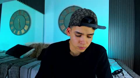 Snapshot of mike_0233 chatting on 02/04/25, 03:54 Mike 0233 online show from 02/04/25, 03:54