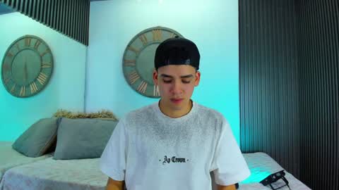 Snapshot of mike_0233 chatting on 02/05/25, 04:06 Mike 0233 online show from 02/05/25, 04:06