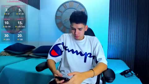 Snapshot of mike_0233 chatting on 02/13/25, 04:11 Mike 0233 online show from 02/13/25, 04:11