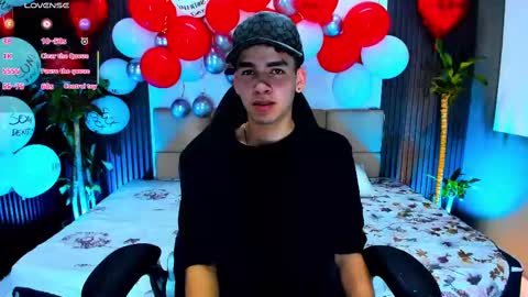 Snapshot of mike_0233 chatting on 02/16/25, 09:04 Mike 0233 online show from 02/16/25, 09:04