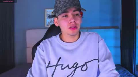 Snapshot of mike_0233 chatting on 02/18/25, 05:09 Mike 0233 online show from 02/18/25, 05:09