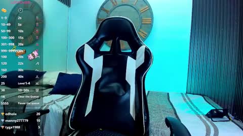 Snapshot of mike_0233 chatting on 02/20/25, 07:12 Mike 0233 online show from 02/20/25, 07:12