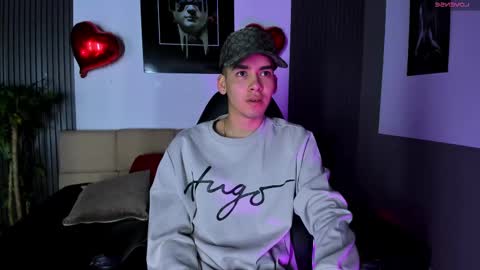 Snapshot of mike_0233 chatting on 02/25/25, 04:24 Mike 0233 online show from 02/25/25, 04:24