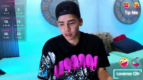 Snapshot of mike_0233 chatting on 03/01/25, 04:04 Mike 0233 online show from 03/01/25, 04:04