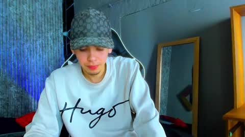 Snapshot of mike_0233 chatting on 03/11/25, 04:10 Mike 0233 online show from 03/11/25, 04:10