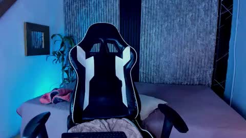 Snapshot of mike_0233 chatting on 09/13/25, 07:08 Mike 0233 online show from 09/13/25, 07:08