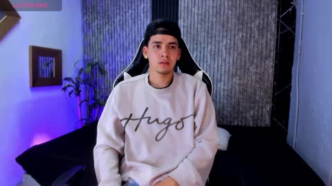 Snapshot of mike_0233 chatting on 09/26/25, 05:11 Mike 0233 online show from 09/26/25, 05:11