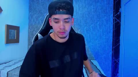 Mike 0233 online show from 01/08/26, 03:53