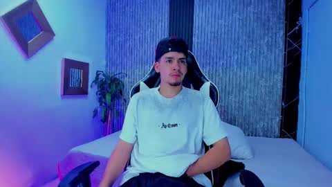 Mike 0233 online show from 01/16/26, 04:16