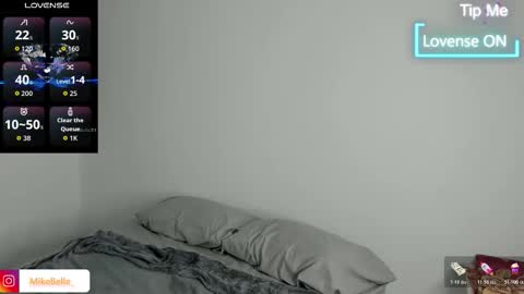 Snapshot of mike_belle chatting on 11/14/25, 12:09 Mike Belle online show from 11/14/25, 12:09