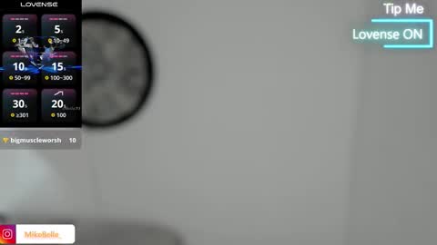 Snapshot of mike_belle chatting on 11/16/25, 07:52 Mike Belle online show from 11/16/25, 07:52