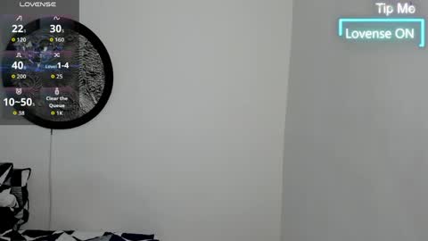 Snapshot of mike_belle chatting on 04/14/26, 10:27 Mike Belle online show from 04/14/26, 10:27