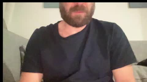 Snapshot of mike_berlin1 chatting on 10/25/25, 11:10 MIke online show from 10/25/25, 11:10