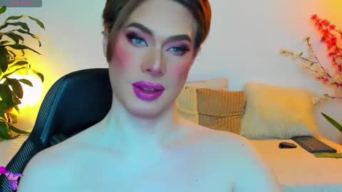 Snapshot of mike_blossom chatting on 04/10/26, 02:55 Henry Price online show from 04/10/26, 02:55