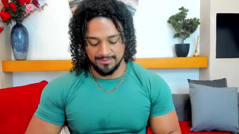 Snapshot of mike_estevess chatting on 05/27/26, 10:01 online show from 05/27/26, 10:01