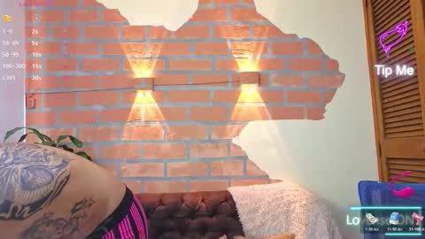 Snapshot of mike_jonness chatting on 10/24/25, 02:24 M I K E online show from 10/24/25, 02:24