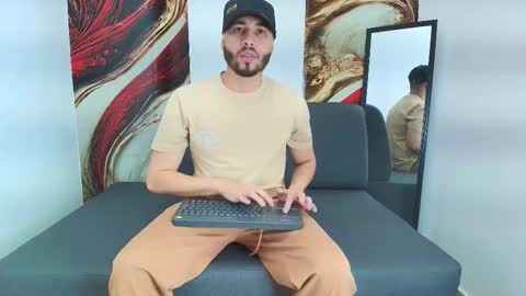 MIKE online show from 12/19/25, 07:54