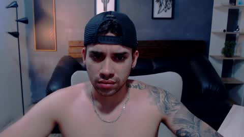 Snapshot of mike_montoya chatting on 04/17/26, 12:35 Mike Montoya online show from 04/17/26, 12:35