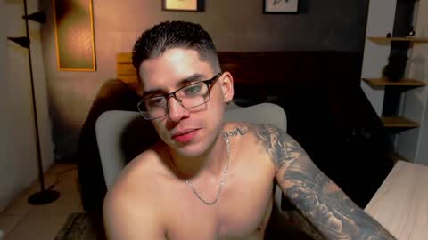 Snapshot of mike_montoya chatting on 04/22/26, 10:44 Mike Montoya online show from 04/22/26, 10:44