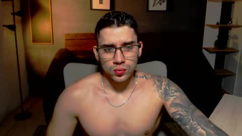 Snapshot of mike_montoya chatting on 04/26/26, 03:37 Mike Montoya online show from 04/26/26, 03:37