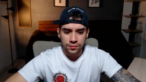 Snapshot of mike_montoya chatting on 04/29/26, 06:17 Mike Montoya online show from 04/29/26, 06:17