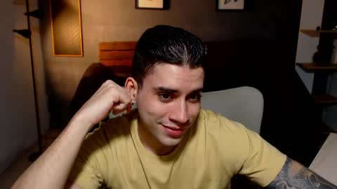 Snapshot of mike_montoya chatting on 05/07/26, 02:39 Mike Montoya online show from 05/07/26, 02:39