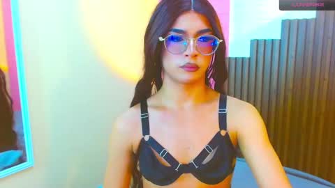 Snapshot of mike_nour chatting on 12/15/24, 11:20 IM MIKE online show from 12/15/24, 11:20