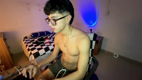 Snapshot of mike_pineapple chatting on 10/07/25, 03:47 Mike Pineapple online show from 10/07/25, 03:47