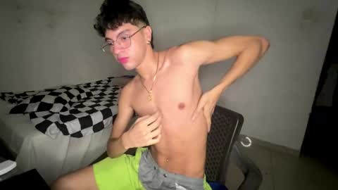 Snapshot of mike_pineapple chatting on 10/09/25, 03:48 Mike Pineapple online show from 10/09/25, 03:48