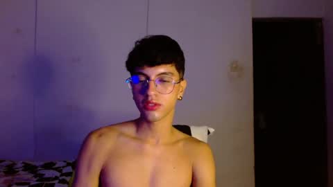 Snapshot of mike_pineapple chatting on 10/12/25, 05:17 Mike Pineapple online show from 10/12/25, 05:17