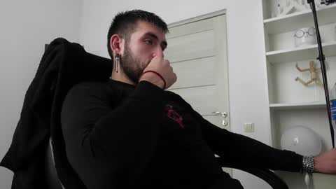 Snapshot of mike_platano chatting on 09/22/25, 01:24 MIKE PLATANO online show from 09/22/25, 01:24