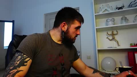 Snapshot of mike_platano chatting on 09/23/25, 02:31 MIKE PLATANO online show from 09/23/25, 02:31