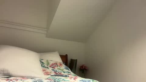 Snapshot of mike_sunn chatting on 11/16/25, 08:09 Mike online show from 11/16/25, 08:09