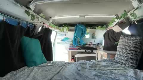 Snapshot of mike_sunn chatting on 11/30/25, 10:14 Mike online show from 11/30/25, 10:14