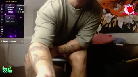 Snapshot of mike_wills3 chatting on 10/25/25, 04:31 Mike online show from 10/25/25, 04:31