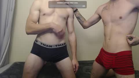 Snapshot of mikeandjax chatting on 01/16/25, 04:28 Hot Buns online show from 01/16/25, 04:28