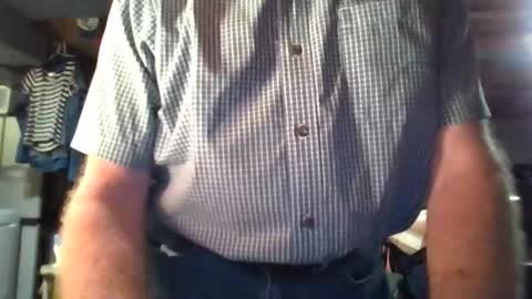 Snapshot of mikeb3200 chatting on 04/17/26, 12:57 mikeb3200 online show from 04/17/26, 12:57